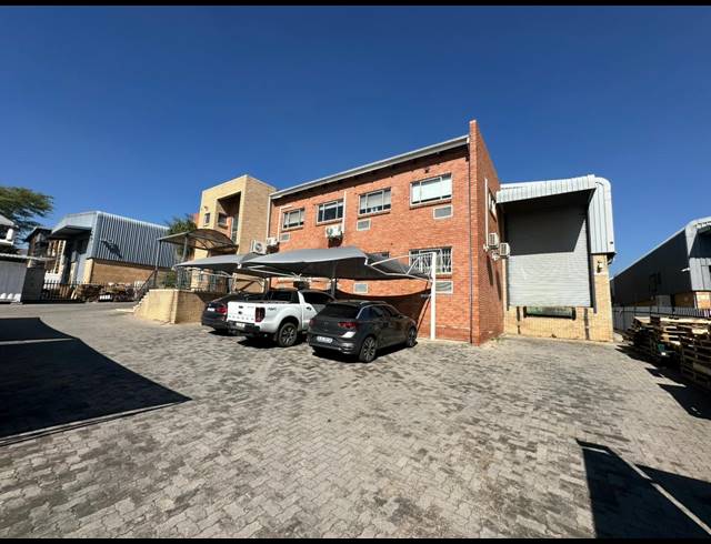 1,112M² WAREHOUSE TO LET IN NORTH RIDING
